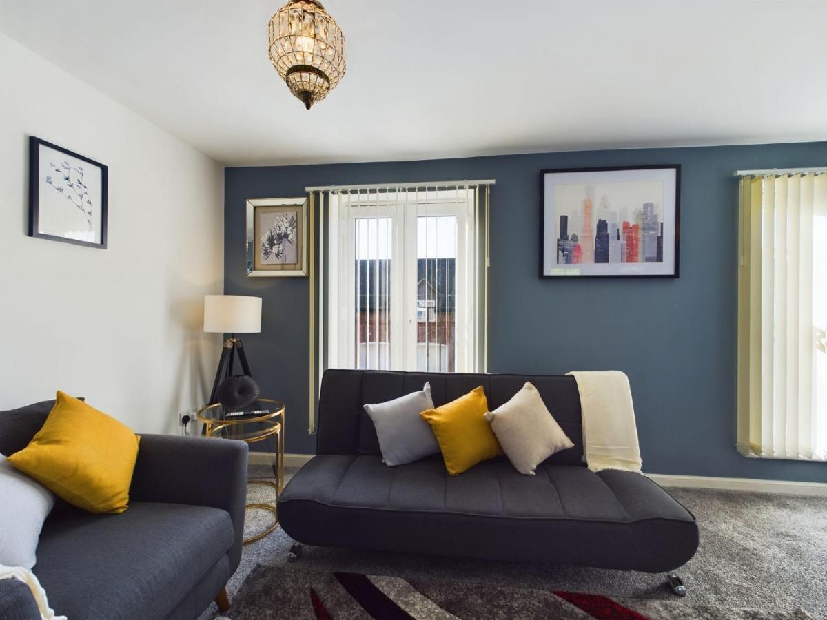 247 Serviced Accommodation In Stafford- 3Br Townhouse Bagian luar foto